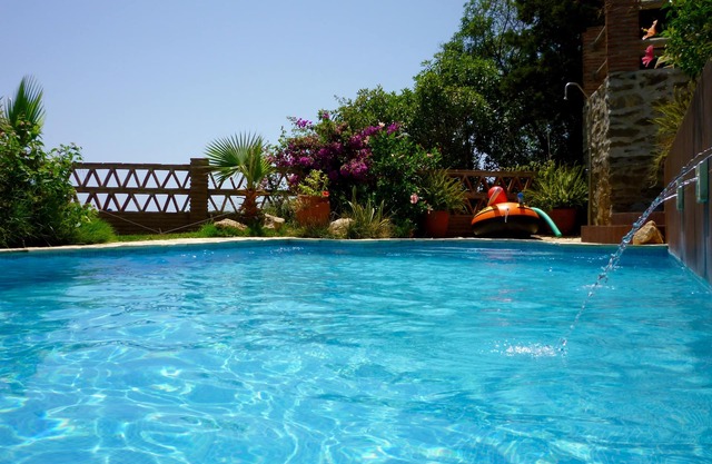 Beautiful Villa, Private Pool, 400 metres Beach, TV, WiFi, Sea Views, Air-con