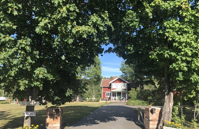 Beautiful villa Roslagen with guest cottage and wood-burning sauna on the plot
