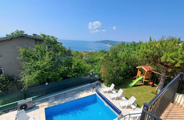Beautiful Villa Sansara, Heated Pool,green Garden