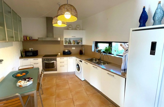 Beautiful villa with relaxing sea views 10 minutes from the beach