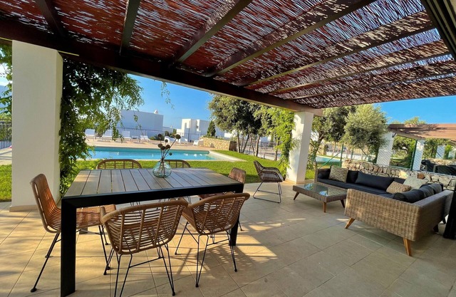Beautiful Villa with Sea Views, Great Location and Air Conditioning