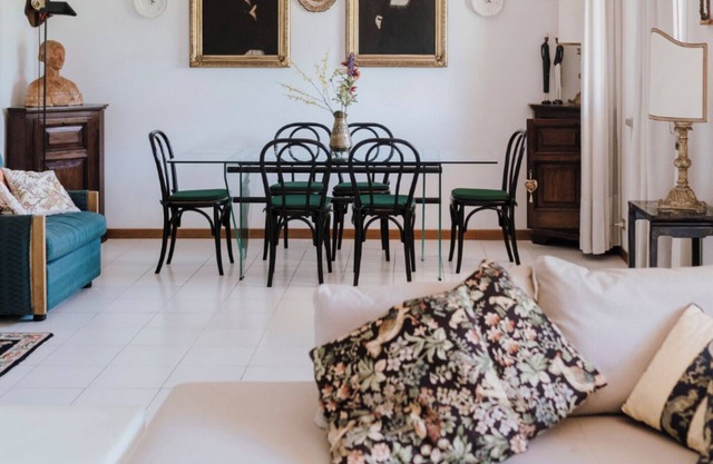 Beautiful villa with garden between the mountains and the sea