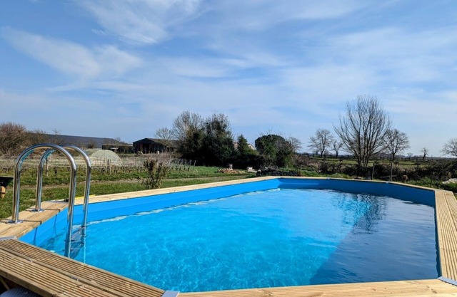 Beautifully restored stone 4 bedroom farm house near Bergerac airport and Eymet