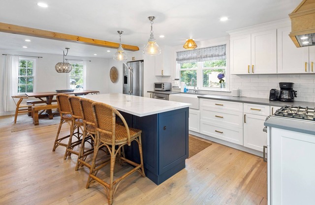 Beautifully Renovated Home, AC, Steps to Pond in Charming Brewster Cape Cod