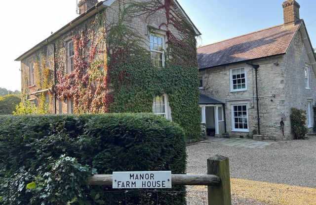 Beautifully restored Grade II listed house, nestled in a picturesque village!