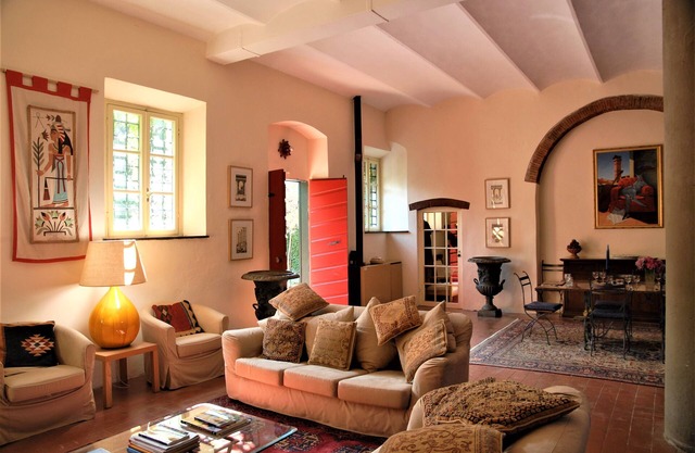 Beautifully restored Tuscan olive mill - private pool - perfect for families