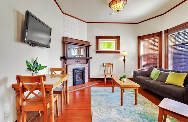 Beautifully Restored Downtown Victorian