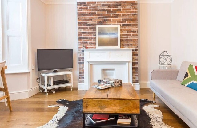 Beautifully Styled, Modern Apartment With Garden