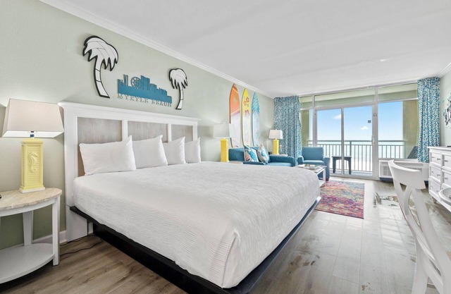 Beautifully Updated Oceanfront King Suite-Indoor Waterpark! Dunes Village 604