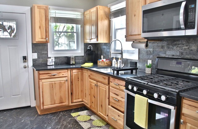 Beautifully updated Entire Duplex! Sleeps 10!