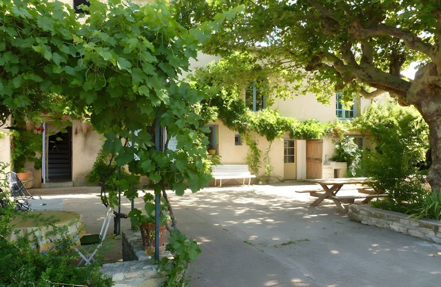 Bed and Breakfast 'Chambre' with Private Terrace, Shared Garden and Wi-Fi