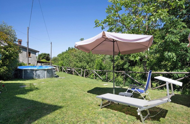 Bed and Breakfast 'Alchimista Bb Borgo Marciano' with Shared Pool, Shared Garden and Wi-Fi