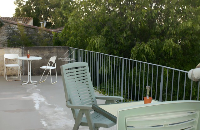 Bed and Breakfast 'Automne Hiver Été' with Shared Terrace, Private Garden and Wi-Fi