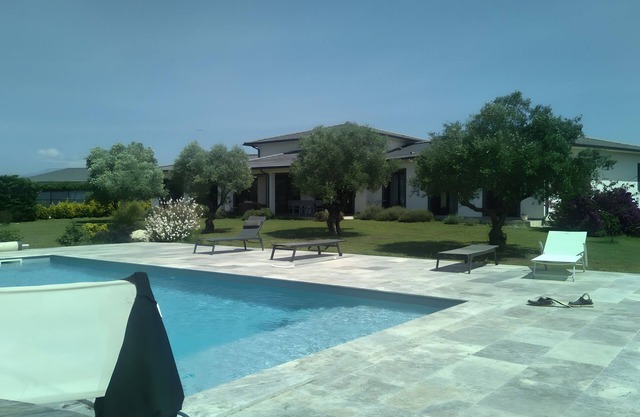Bed and Breakfast 'Chambre 2' with Mountain View, Shared Pool and Wi-Fi
