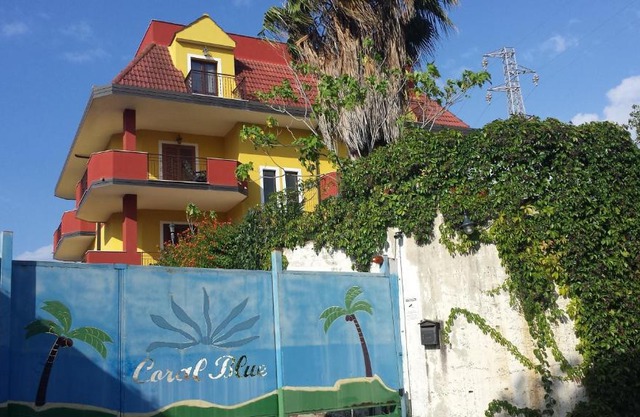 Bed and Breakfast Coral Blue