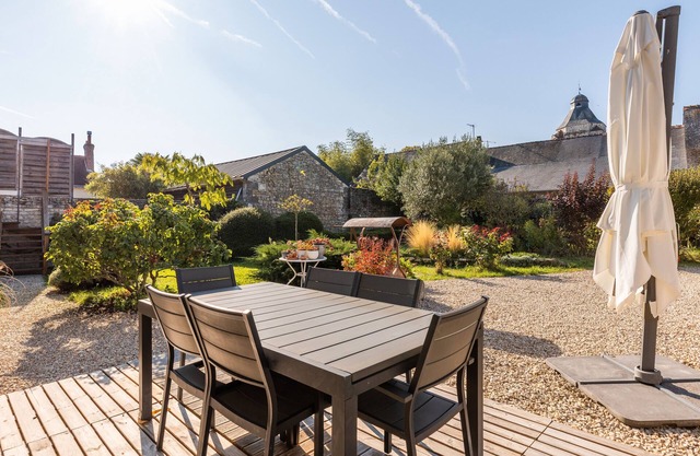 Bed and Breakfast 'Destination Paisibleue' with Shared Terrace, Shared Garden and Wi-Fi