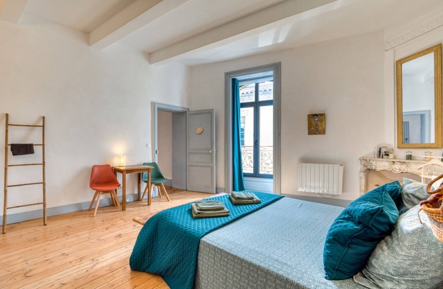 Bed and Breakfast 'Grande Chambre' with Shared Pool, Shared Garden and Wi-Fi