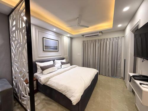 BedChambers Luxurious Aparthotel Near Medicity