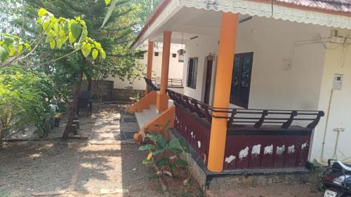 Bee Villa