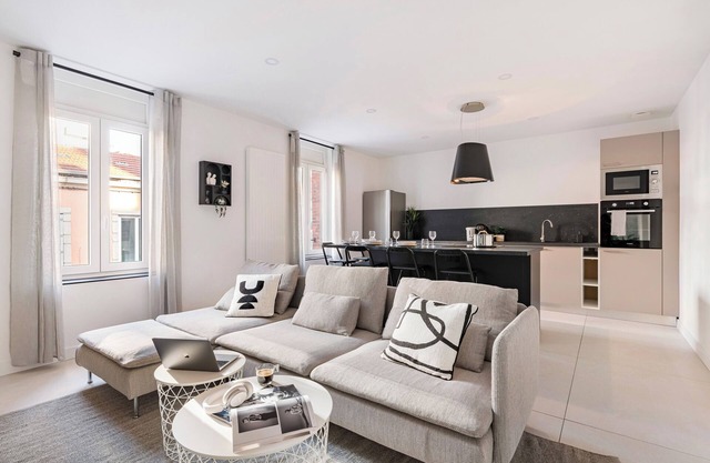 Beige Hospitalité - Sienna 4br- Élégance et Confort gare