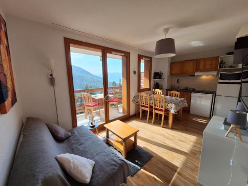 Bel appart au centre des Orres 1800 - Grand balcon Belle vue - A côté pistes