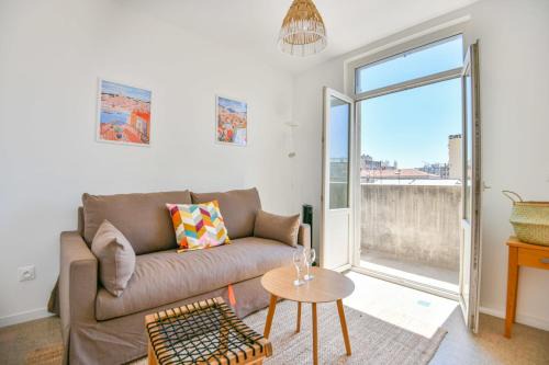 Bel appart avec terrasse proche tramway et métro