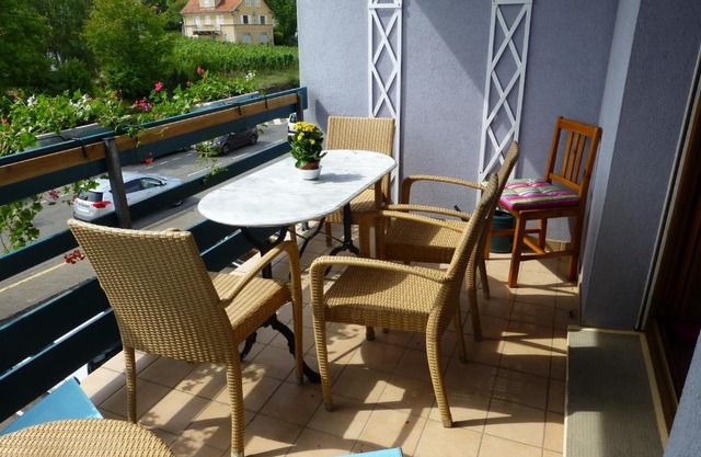 Bel appartement 2 pièces, balcon, garage gratuit