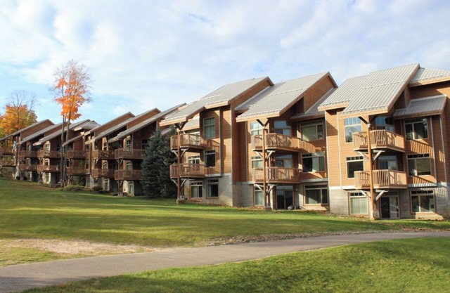 Bellaire Shanty Creek Resort Golf & Ski in Ski out Vacation Condo 616 706 6760