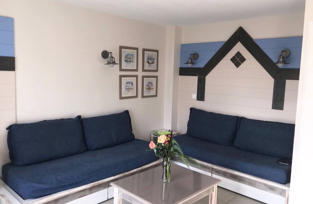 Belle Île en Mer, house 5 to 7 rooms, swimming pool, sea view