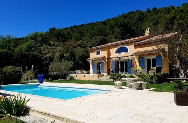 Belle Villa 10-14 Personnes Avec Piscine 30 de la mer à Signes sud Sainte Baume