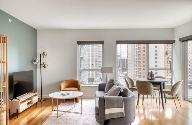 Bellevue 2BR w Gym WD Roof nr Downtown Park SEA-464