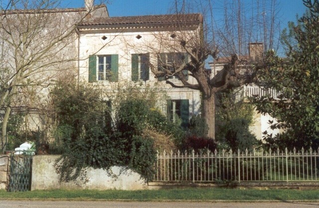 Bellevue de la Rive Gauche sublime avec du vin