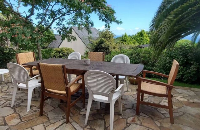 Bellevue - Family home with sea view