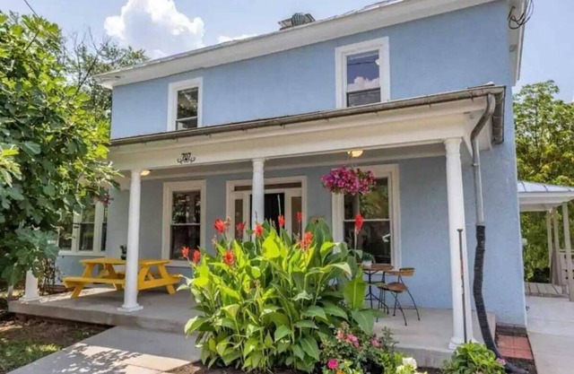 BelmontBNB*Modern*Luxury*near UVA/wineries*walk2DT