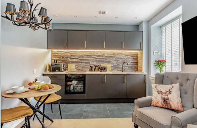 Ben Lomond - Tarbet - One Bedroom Apartment, Sleeps 2