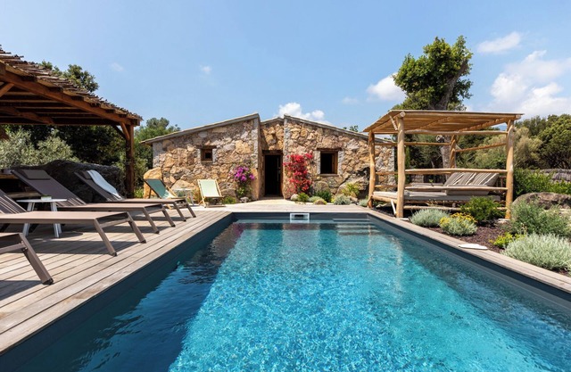 Bergerie Neuve with heated pool, summer kitchen, 6Pers,7 Min Porto-Vecchio
