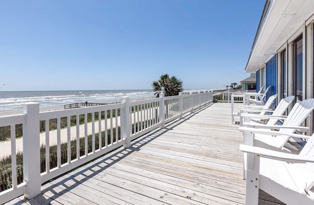 Bermuda Blue | A Beachfront Retreat