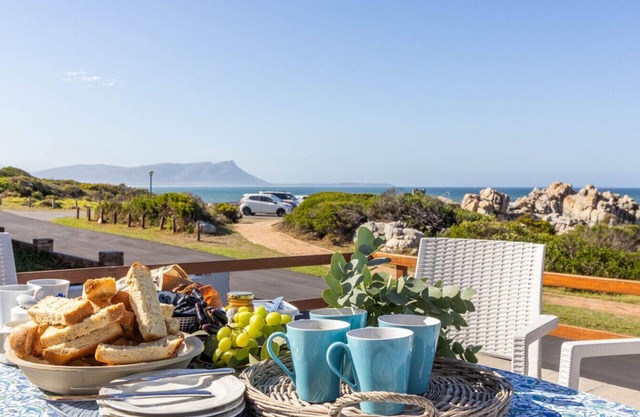 Beskuit vir Ontbyt | Ocean breeze | Coffee and rusks