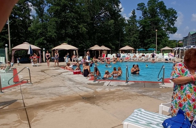 Best location luxury studio suite on Lake Geneva walk downtown