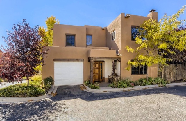 Best of Both Worlds: Quiet Oasis near Santa Fe Plaza