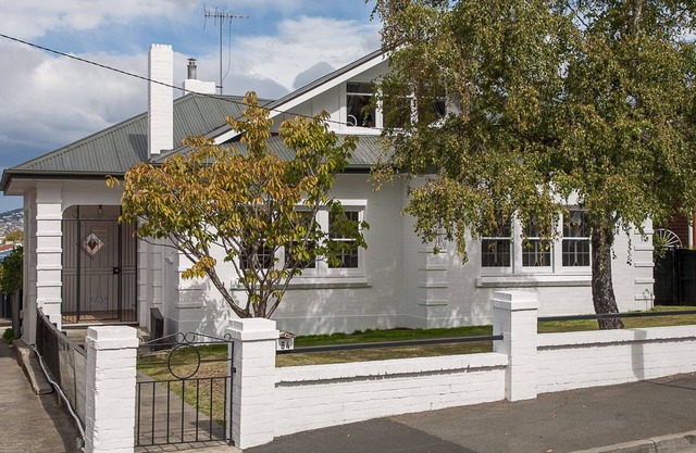 Best on Burnett best location parking sleeps 8