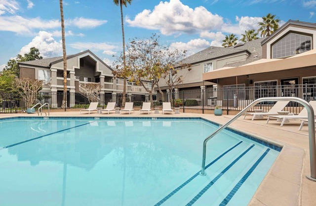 Better Choice for your Vacation! 3 Comfortable Units with Free Breakfast