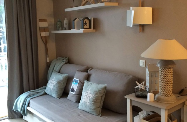 Between BEACH and PORT CROUESTY Superb DUPLEX, 1 parental bedroom, bathroom, shower room, Terrace