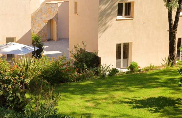 Between sea and mountains, find peace and quiet in one of our villas