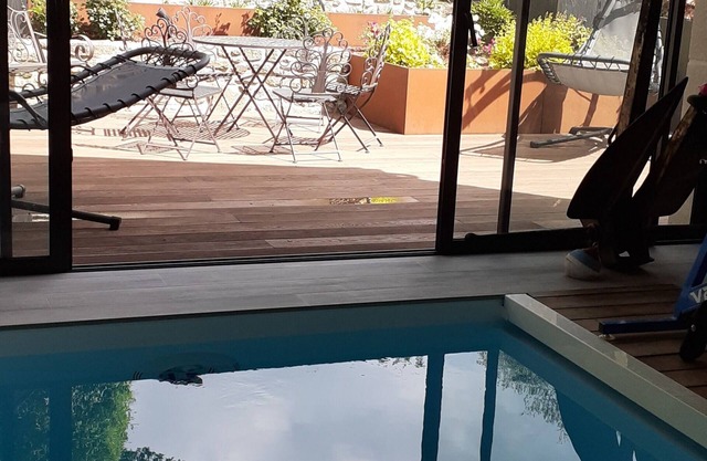 Bewitching bed and breakfast. Spa, Jacuzzi. Near Vannes, Auray, Quiberon.