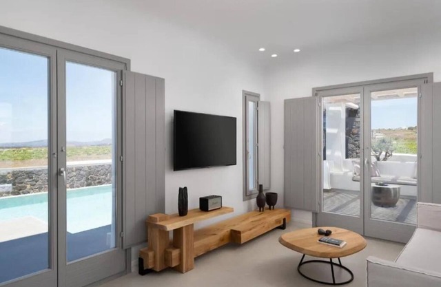 BH024 - C - Villa Santorini