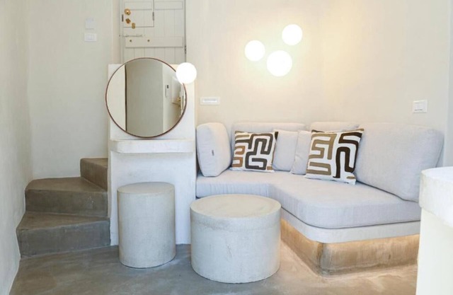 BH073 - C - Suite Santorini