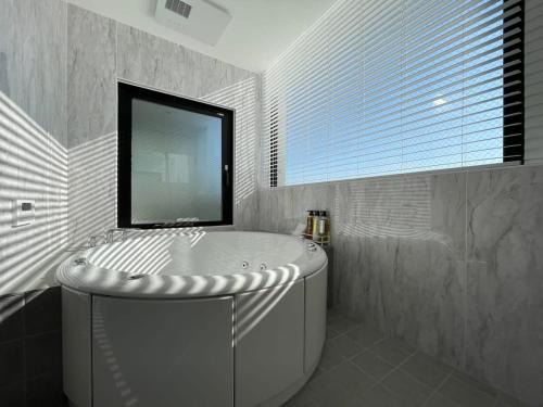 bHOTEL Nekoyard - Scenic Penthouse Studio with Jacuzzi & Spacious Terrace