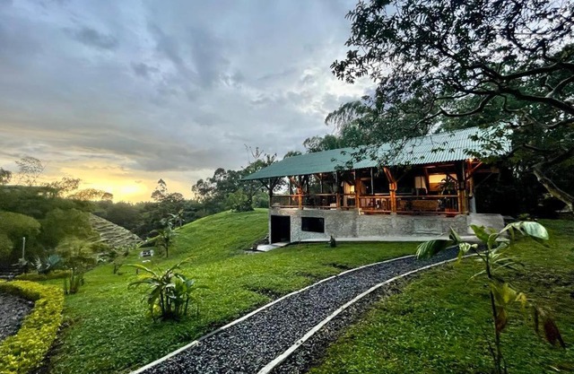 Bhutan Entorno Escencial