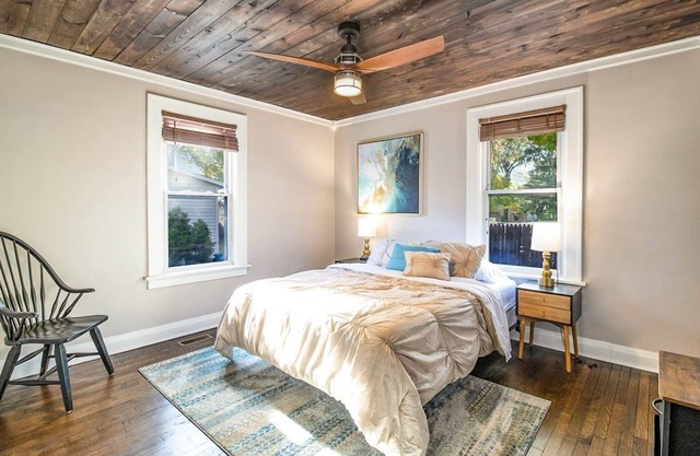 Big Brick Bungalow - Lower Unit